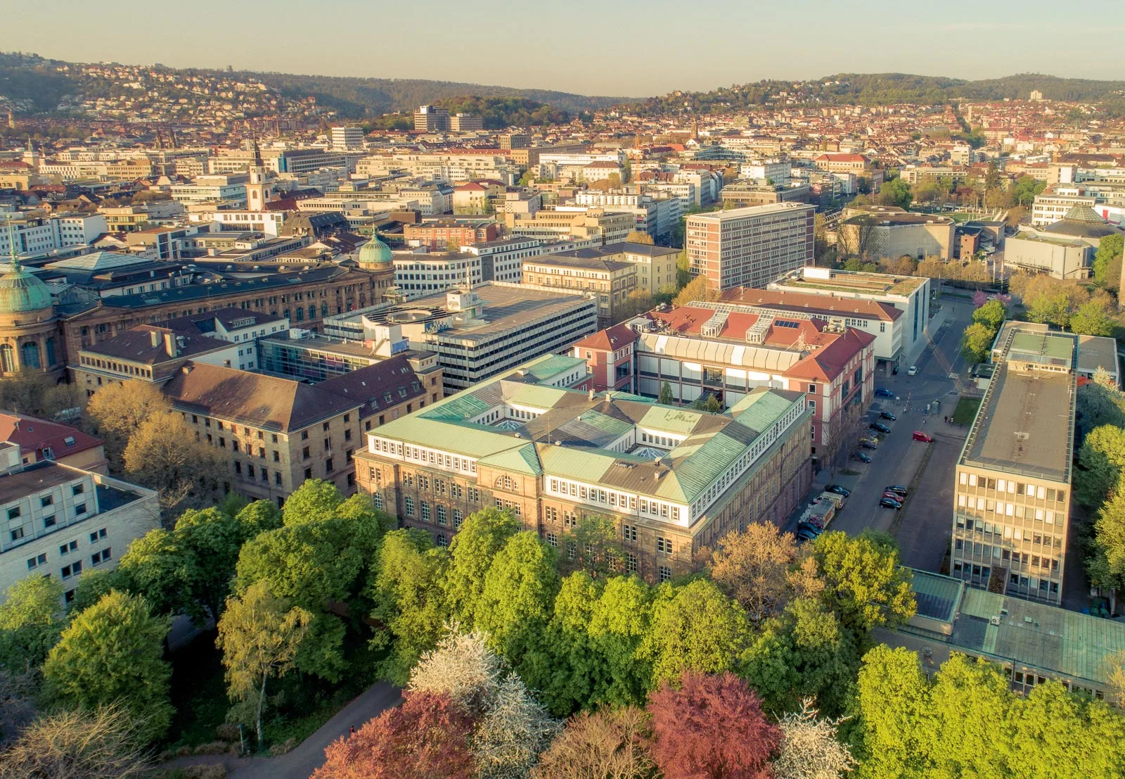 Luftaufnahme der Stuttgarter Innenstadt