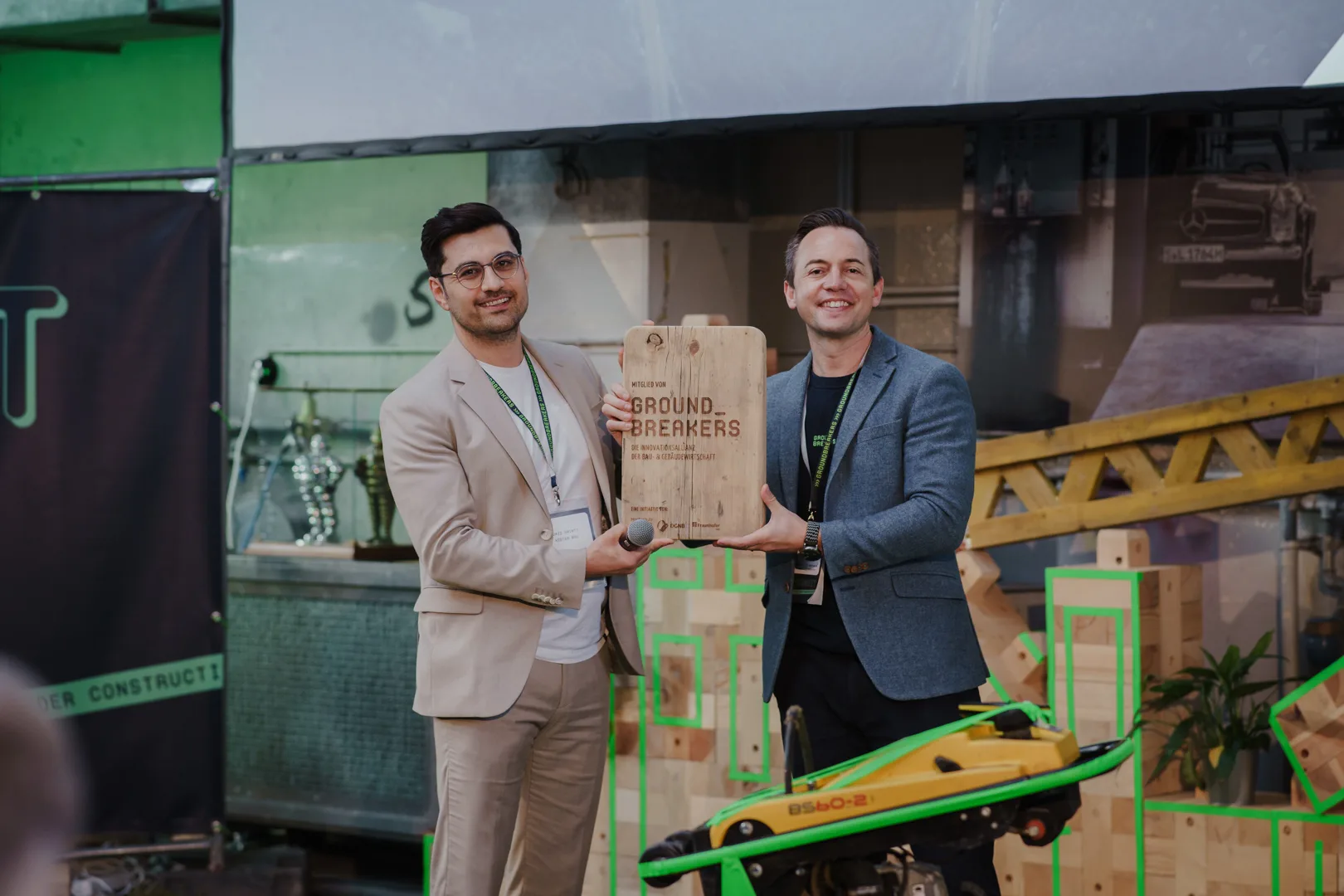 GROUNDBREAKERS-Mitgliedsplakette beim Summit 2025